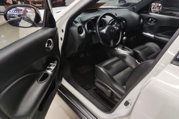 Used Infiniti ESQ 2014 1.6L Luxury Edition Driver Seat