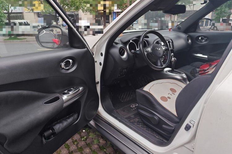 Used Infiniti ESQ 2014 1.6L Spontaneous Edition Driver Seat
