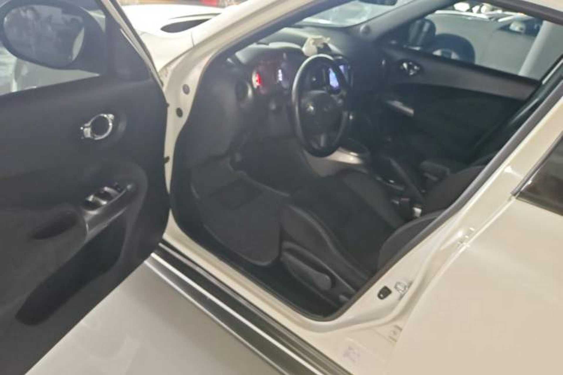 Used Infiniti ESQ 2014 1.6L Spontaneous Edition Driver Seat