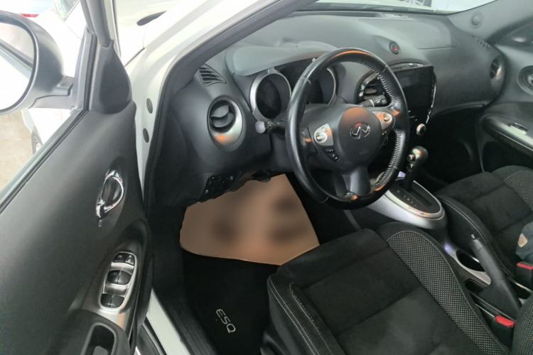 Used Infiniti ESQ 2014 1.6L Spontaneous Edition Driver Seat