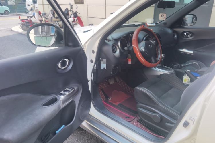 Used Infiniti ESQ 2014 1.6L Spontaneous Edition Driver Seat