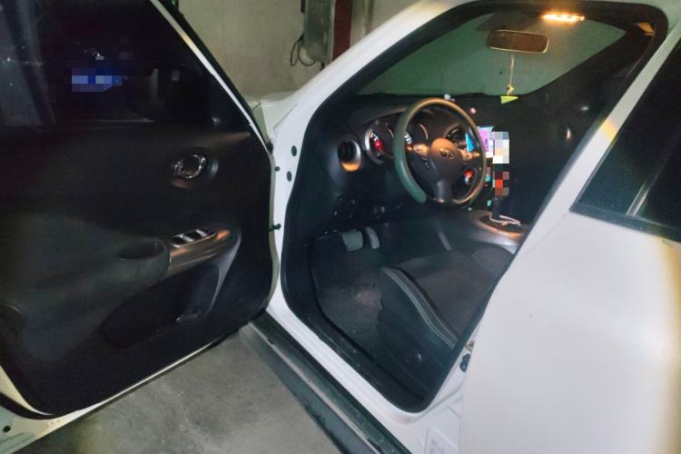Used Infiniti ESQ 2014 1.6L Spontaneous Edition Driver Seat
