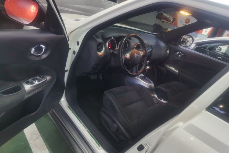 Used Infiniti ESQ 2014 1.6L Spontaneous Edition Driver Seat