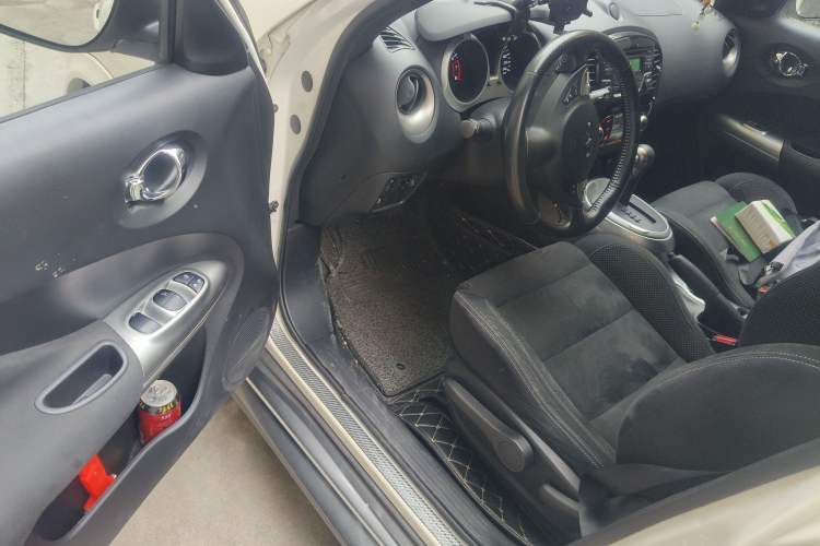 Used Infiniti ESQ 2014 1.6L Spontaneous Edition Driver Seat