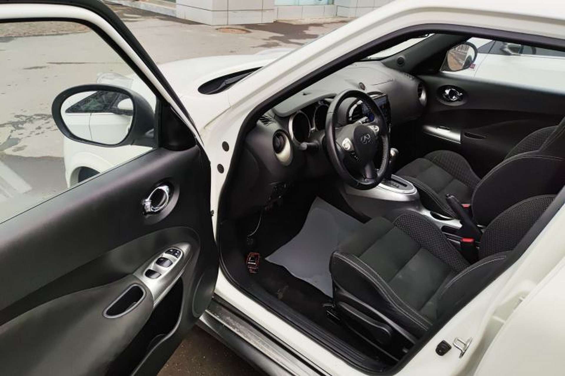Used Infiniti ESQ 2014 1.6L Spontaneous Edition Driver Seat