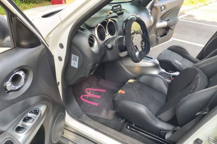 Used Infiniti ESQ 2014 1.6L Spontaneous Edition Driver Seat
