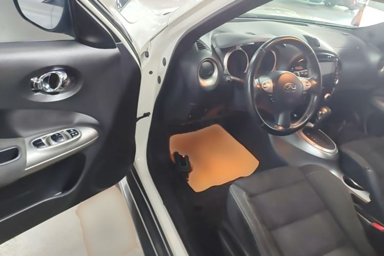Used Infiniti ESQ 2014 1.6L Spontaneous Edition Driver Seat