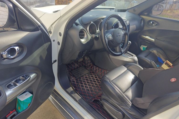 Used Infiniti ESQ 2014 1.6L Spontaneous Edition Driver Seat