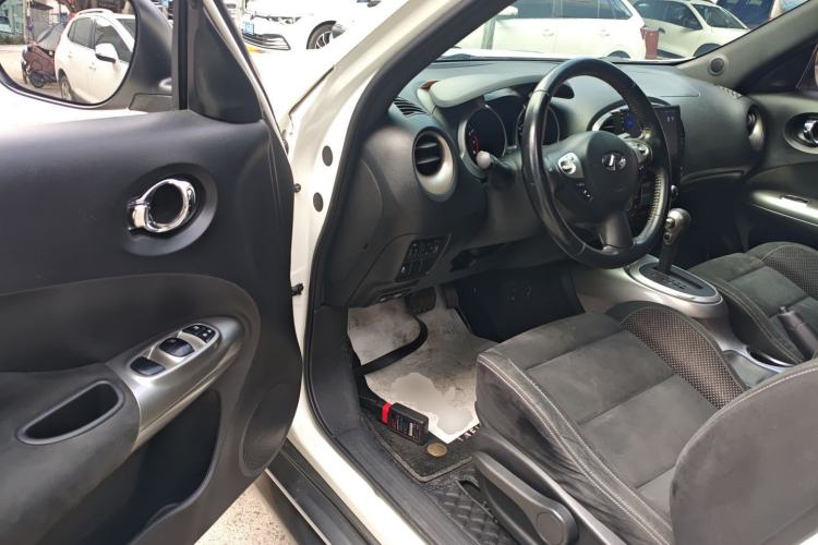 Used Infiniti ESQ 2014 1.6L Spontaneous Edition Driver Seat
