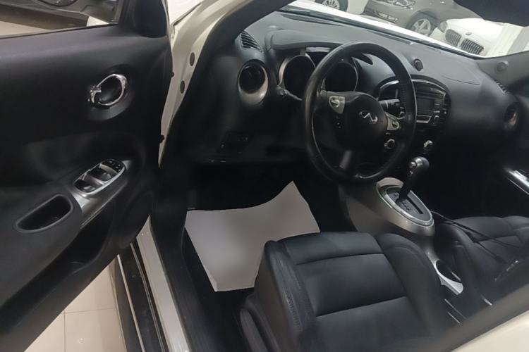 Used Infiniti ESQ 2014 1.6L Spontaneous Edition Driver Seat