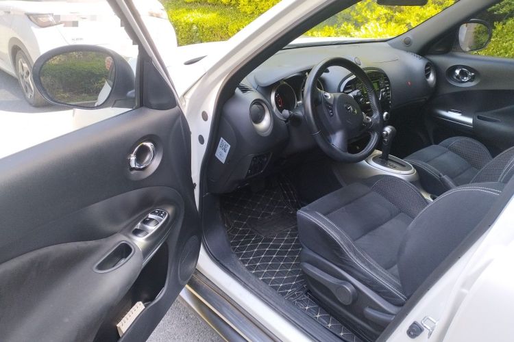 Used Infiniti ESQ 2014 1.6L Spontaneous Edition Driver Seat