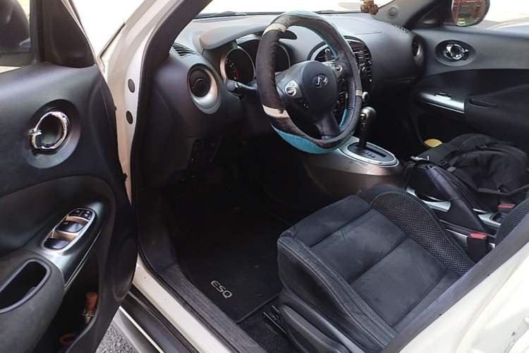 Used Infiniti ESQ 2014 1.6L Spontaneous Edition Driver Seat