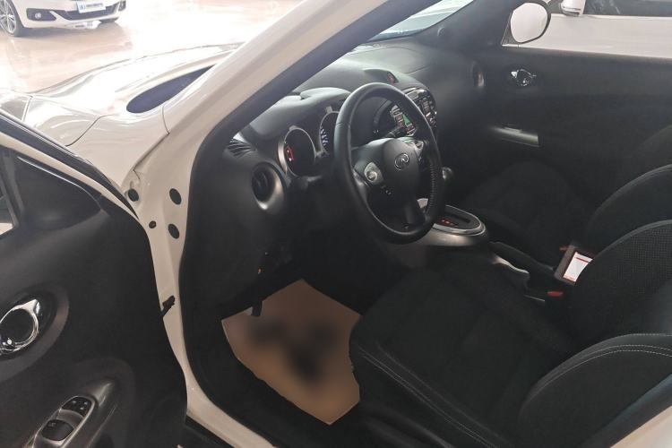 Used Infiniti ESQ 2014 1.6L Spontaneous Edition Driver Seat