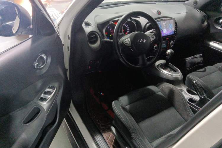 Used Infiniti ESQ 2014 1.6L Spontaneous Edition Driver Seat