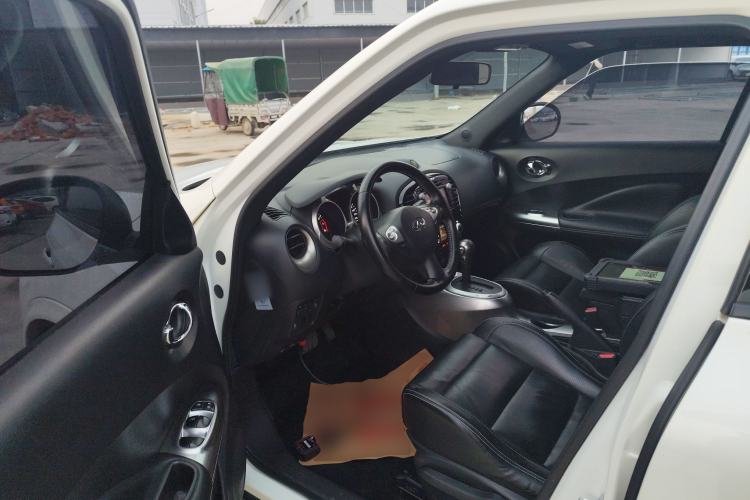 Used Infiniti ESQ 2014 1.6L Luxury Edition Driver Seat