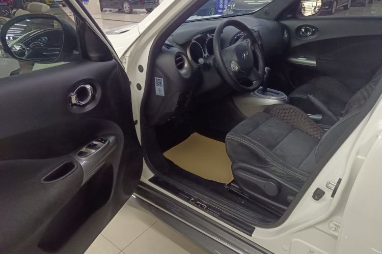 Used Infiniti ESQ 2014 1.6L Spontaneous Edition Driver Seat