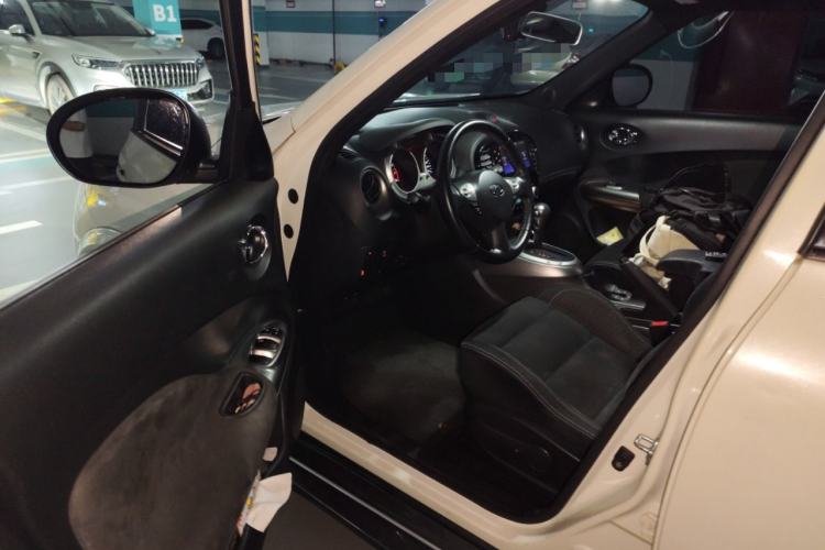Used Infiniti ESQ 2014 1.6L Spontaneous Edition Driver Seat