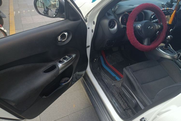 Used Infiniti ESQ 2014 1.6L Spontaneous Edition Driver Seat