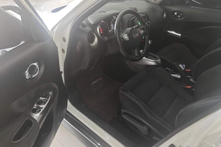 Used Infiniti ESQ 2014 1.6L Spontaneous Edition Driver Seat