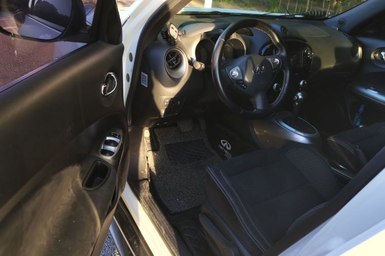Used Infiniti ESQ 2014 1.6L Spontaneous Edition Driver Seat