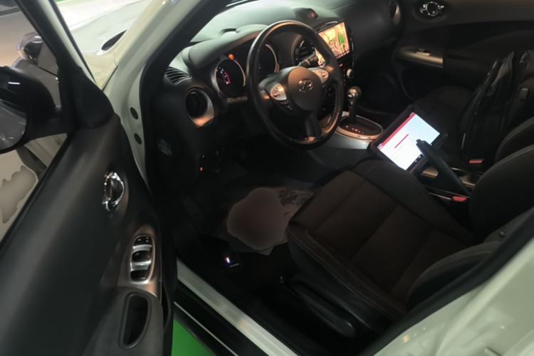 Used Infiniti ESQ 2014 1.6L Spontaneous Edition Driver Seat