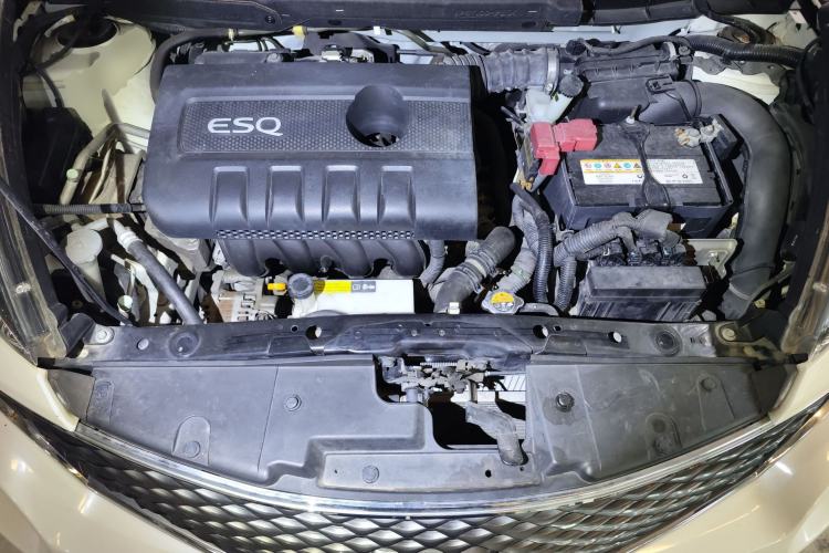 Used Infiniti ESQ 2014 1.6L Spontaneous Edition Engine Bay