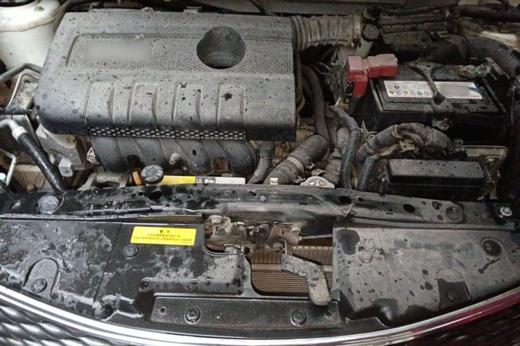 Used Infiniti ESQ 2014 1.6L Spontaneous Edition Engine Bay