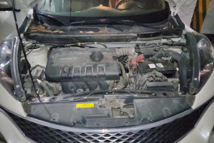 Used Infiniti ESQ 2014 1.6L Spontaneous Edition Engine Bay