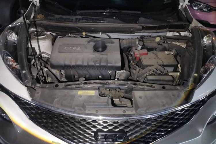 Used Infiniti ESQ 2014 1.6L Spontaneous Edition Engine Bay