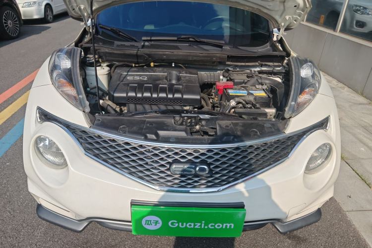 Used Infiniti ESQ 2014 1.6L Luxury Edition Engine Bay