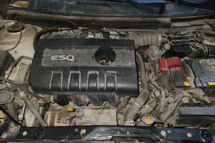 Used Infiniti ESQ 2014 1.6L Luxury Edition Engine Bay