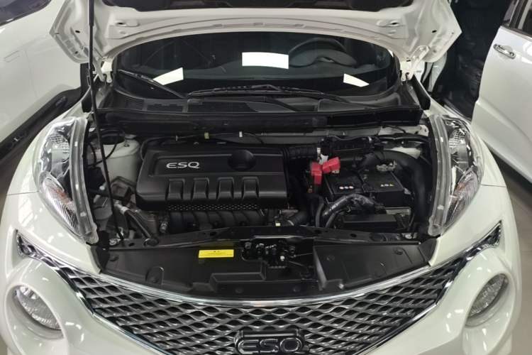 Used Infiniti ESQ 2014 1.6L Spontaneous Edition Engine Bay