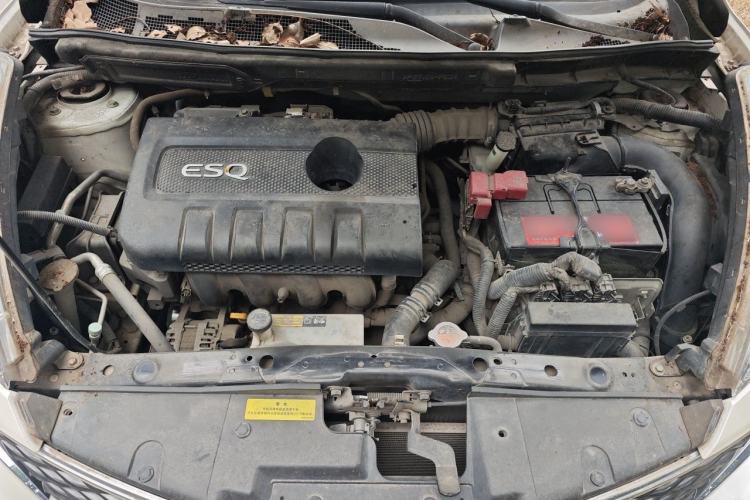 Used Infiniti ESQ 2014 1.6L Spontaneous Edition Engine Bay