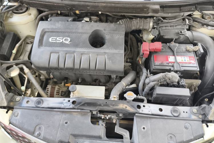 Used Infiniti ESQ 2014 1.6L Spontaneous Edition Engine Bay