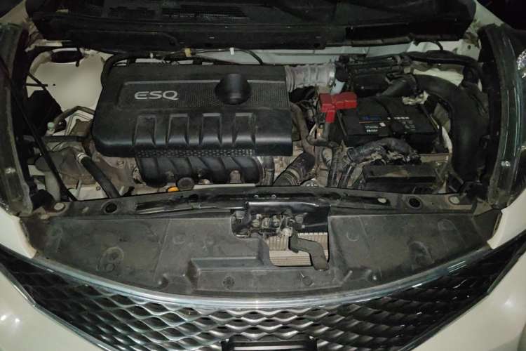 Used Infiniti ESQ 2014 1.6L Spontaneous Edition Engine Bay