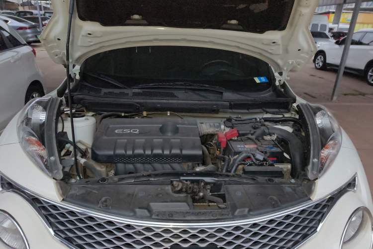 Used Infiniti ESQ 2014 1.6L Spontaneous Edition Engine Bay