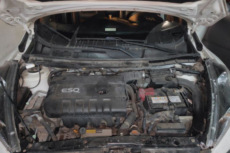 Used Infiniti ESQ 2014 1.6L Luxury Edition Engine Bay