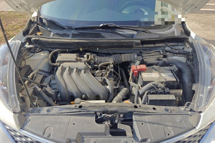 Used Infiniti ESQ 2014 1.6L Spontaneous Edition Engine Bay