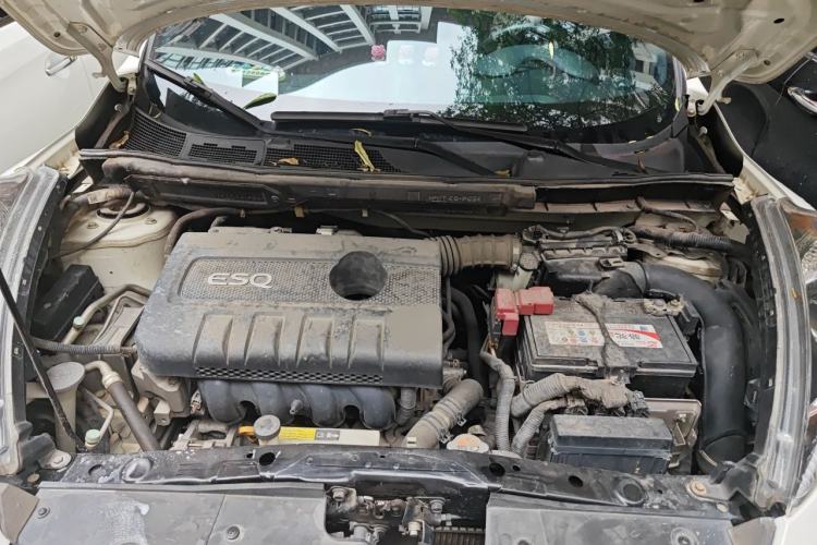 Used Infiniti ESQ 2014 1.6L Spontaneous Edition Engine Bay