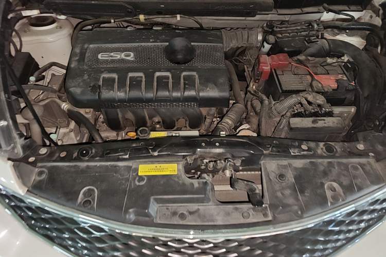 Used Infiniti ESQ 2014 1.6L Luxury Edition Engine Bay