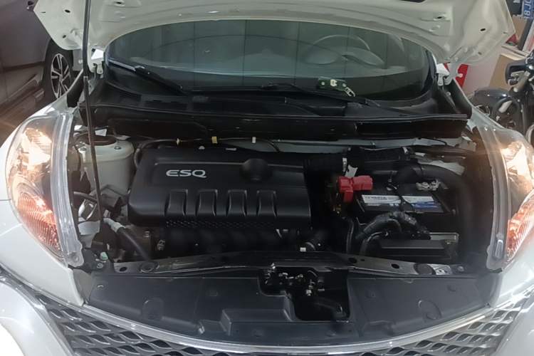 Used Infiniti ESQ 2014 1.6L Spontaneous Edition Engine Bay