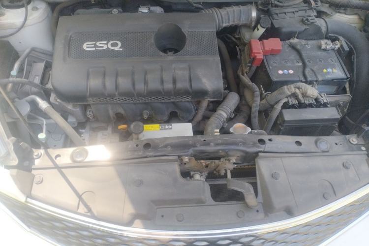Used Infiniti ESQ 2014 1.6L Spontaneous Edition Engine Bay