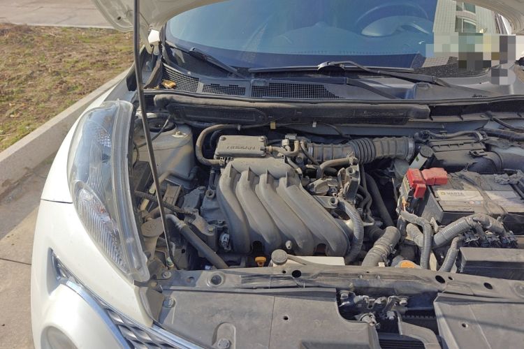 Used Infiniti ESQ 2014 1.6L Spontaneous Edition Engine Bay Right