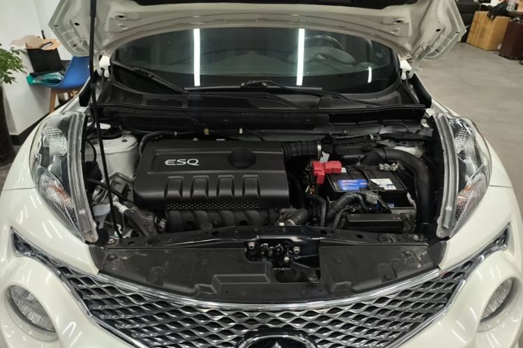Used Infiniti ESQ 2014 1.6L Spontaneous Edition Engine Bay