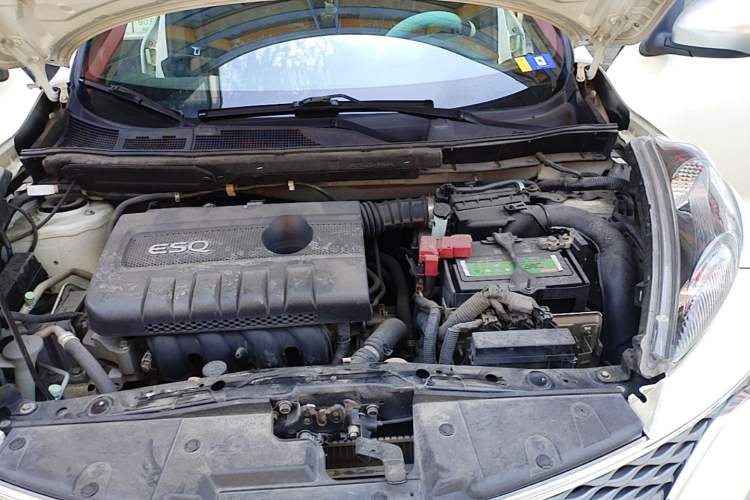 Used Infiniti ESQ 2014 1.6L Spontaneous Edition Engine Bay
