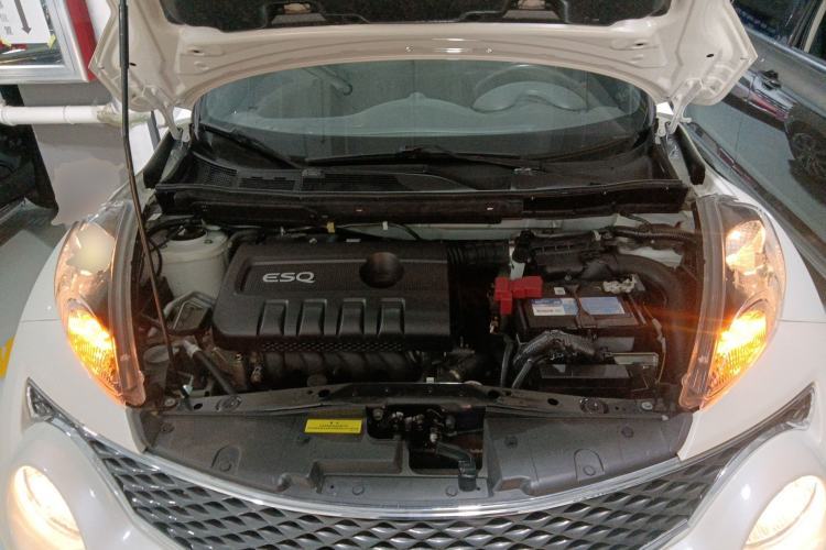Used Infiniti ESQ 2014 1.6L Spontaneous Edition Engine Bay