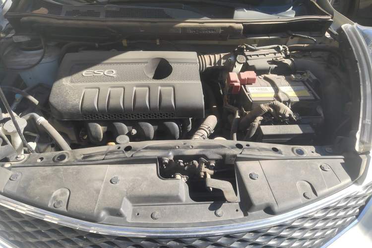 Used Infiniti ESQ 2014 1.6L Spontaneous Edition Engine Bay