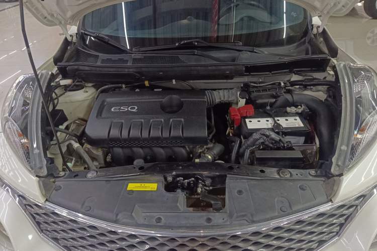 Used Infiniti ESQ 2014 1.6L Spontaneous Edition Engine Bay