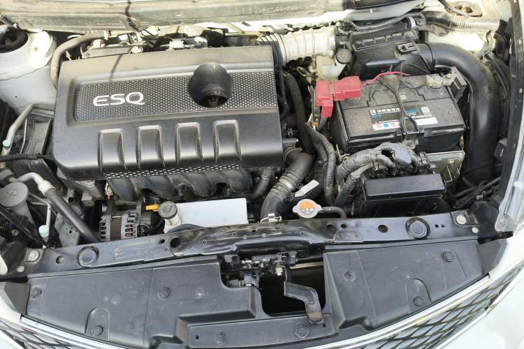 Used Infiniti ESQ 2014 1.6L Spontaneous Edition Engine Bay
