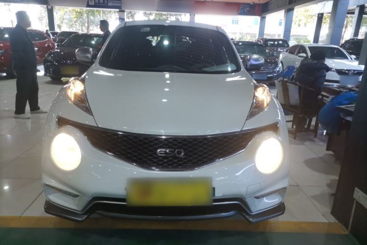 Used Infiniti ESQ 2014 1.6L Spontaneous Edition Exterior 1